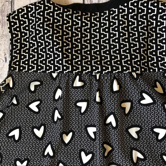 2/$20 🛍️ Alfani swing blouse heart print - Picture 5 of 6